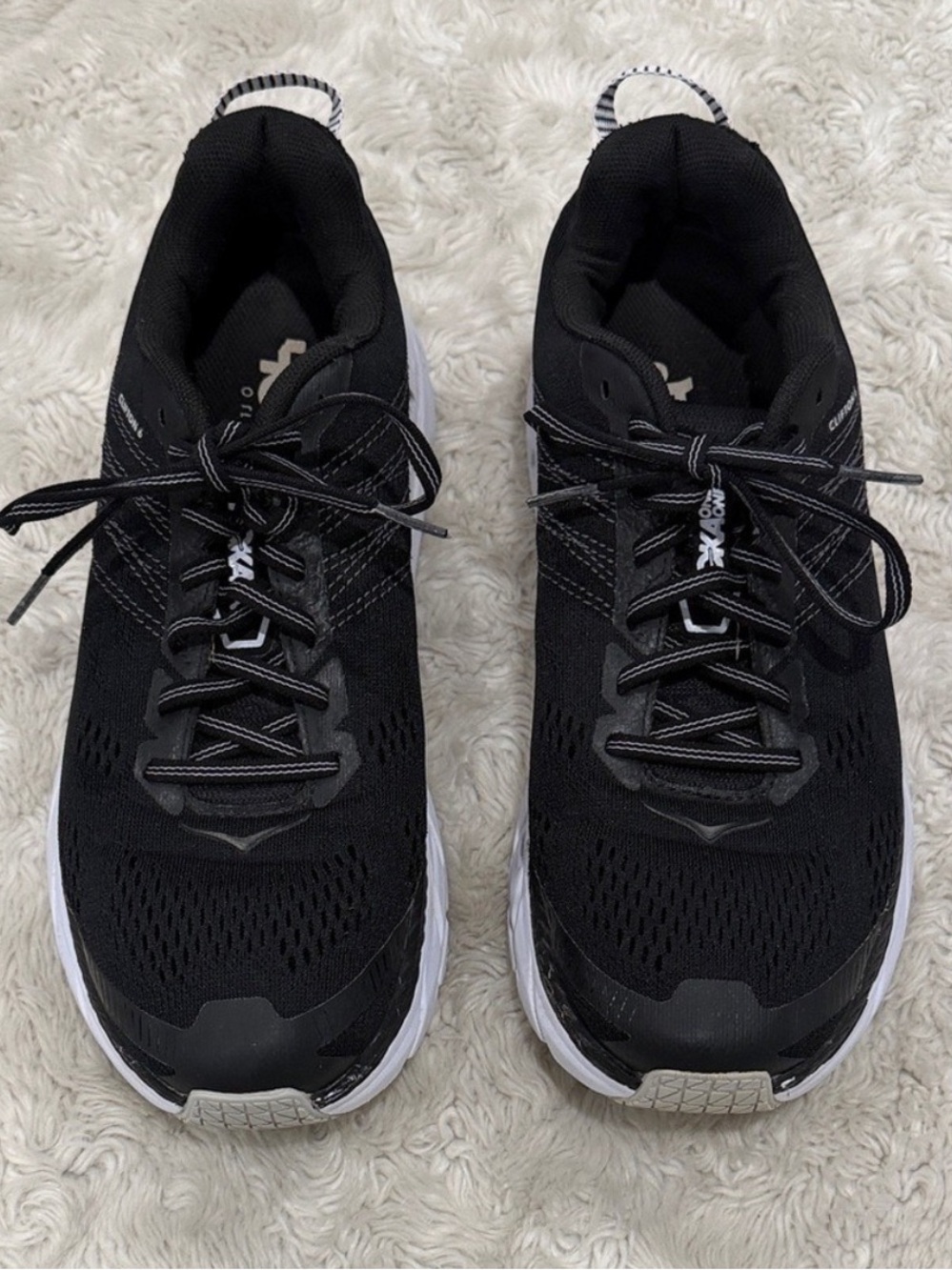 Hoka One One Clifton 6 in Black and white Mens Running Shoes
Athletic Sneakers 9 - Picture 4 of 8
